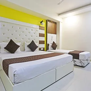 4* מלון Smart Inn-near Delhi Airport