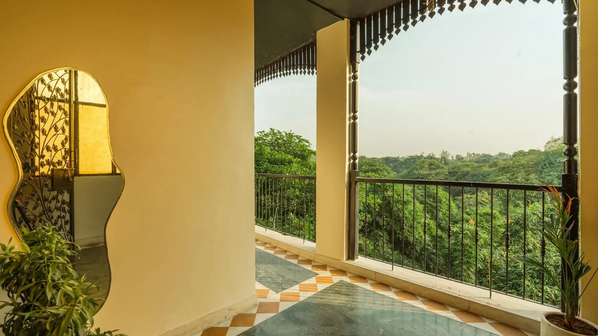 Minimalist One Hauz Khas Village Yeni Delhi