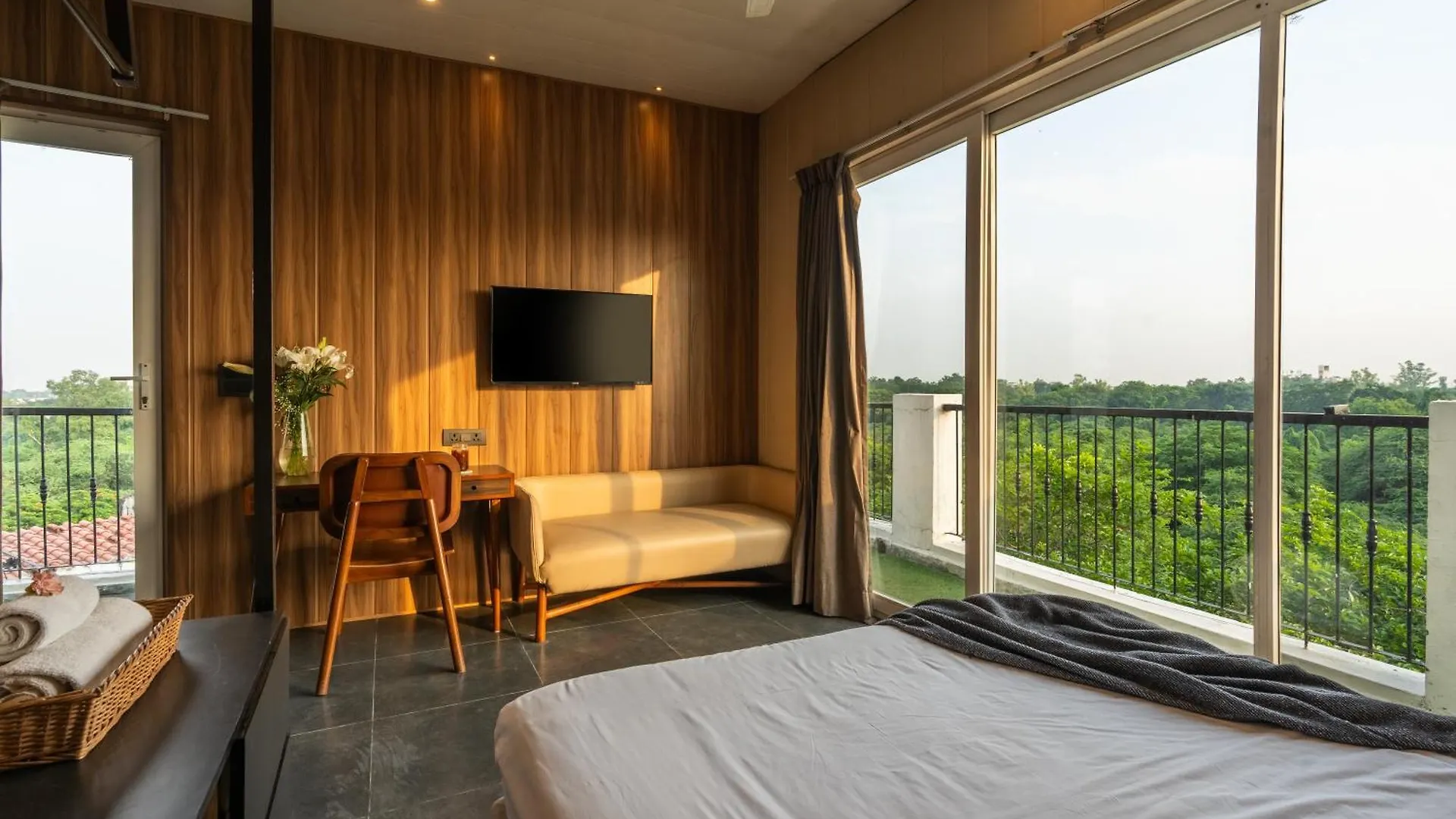 *** Otel Minimalist One Hauz Khas Village Yeni Delhi Hindistan