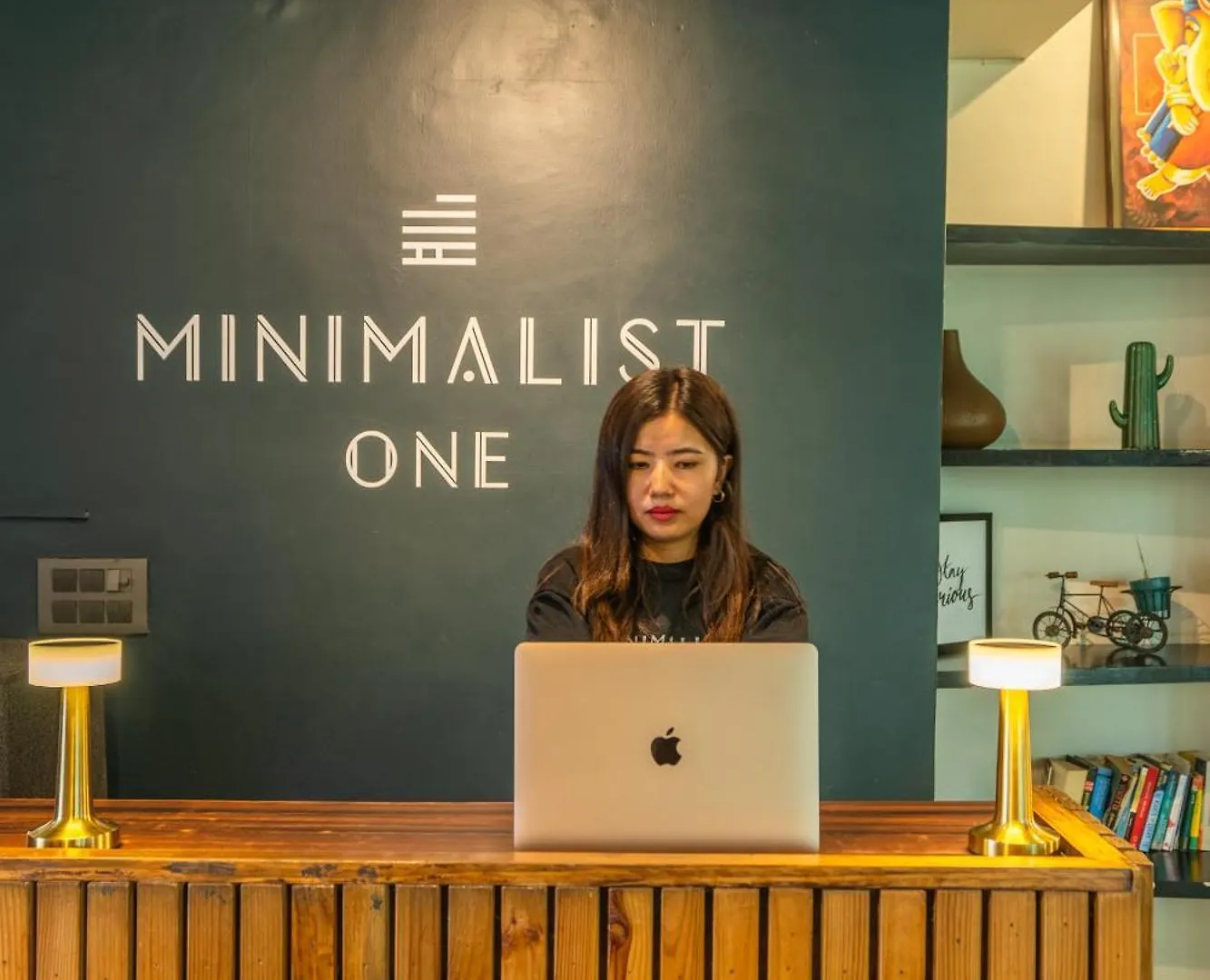 Minimalist One Hauz Khas Village Yeni Delhi Otel