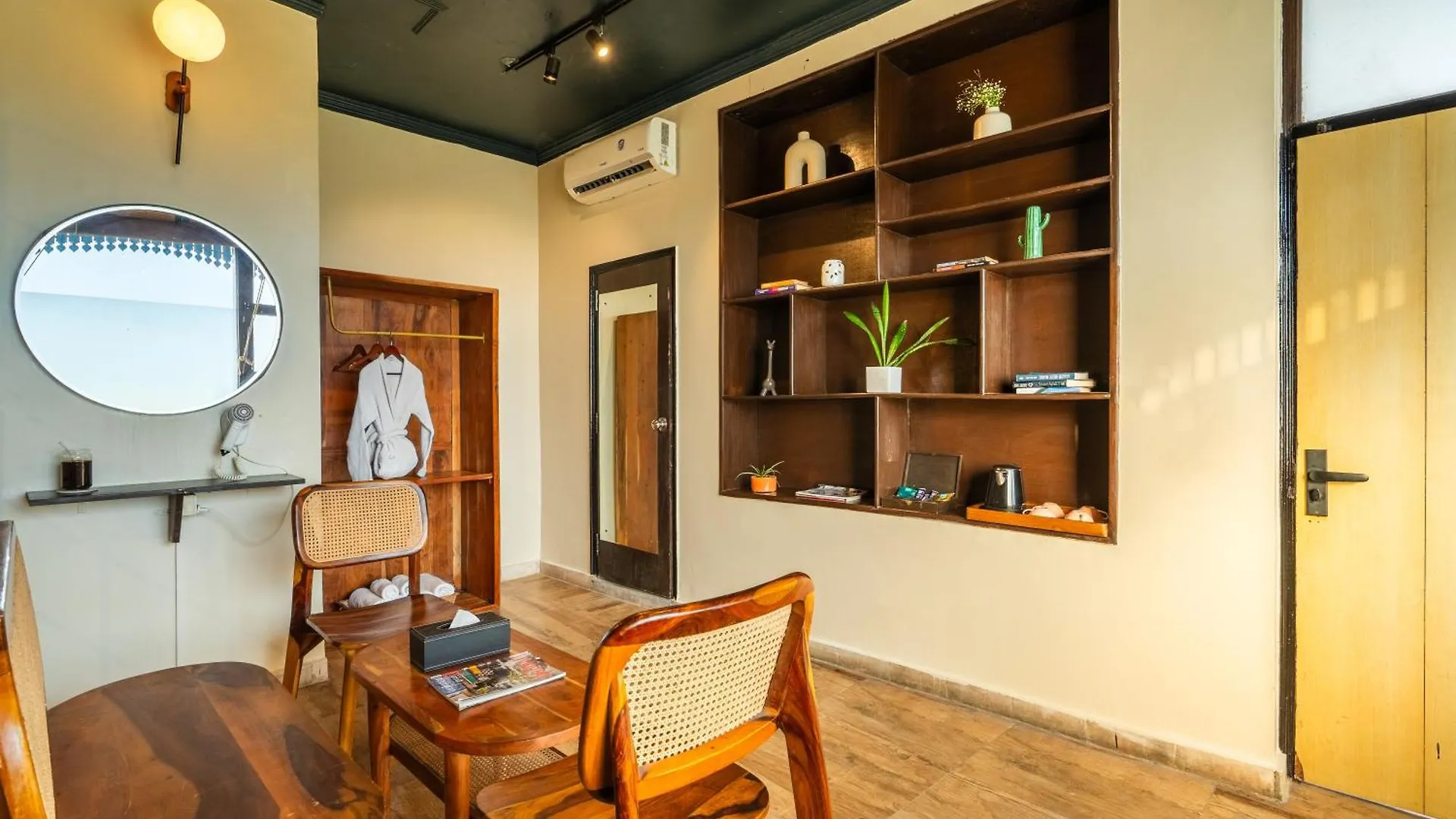 ניו דלהי Minimalist One Hauz Khas Village 4*, ניו דלהי הודו